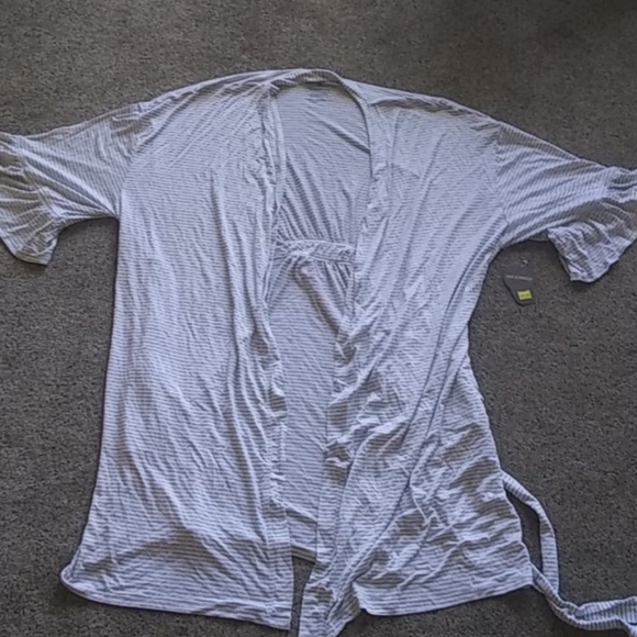 Secret Treasures Grey Robe - Picture 1 of 2